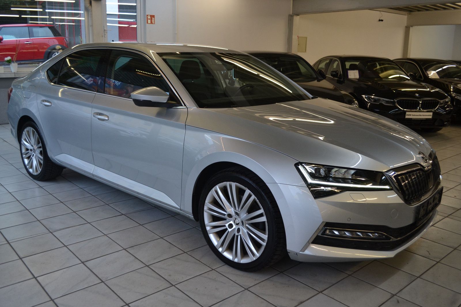 Skoda SUPERB Lim. Style iV *KAMERA*LED*LEDER(ALCANTARA imagem 2