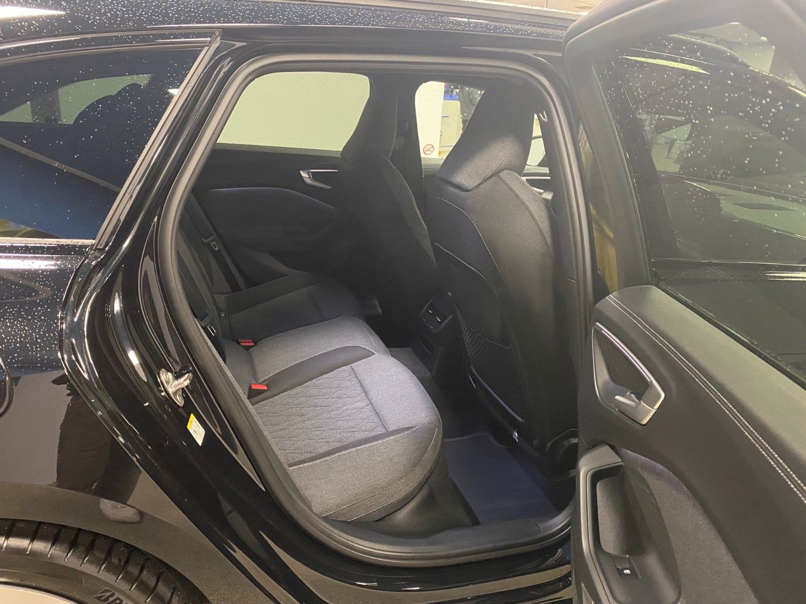 Fahrzeugabbildung Audi A5 B10 TDI S tronic Avant+S-Line+MATRIX+NAVI+19"