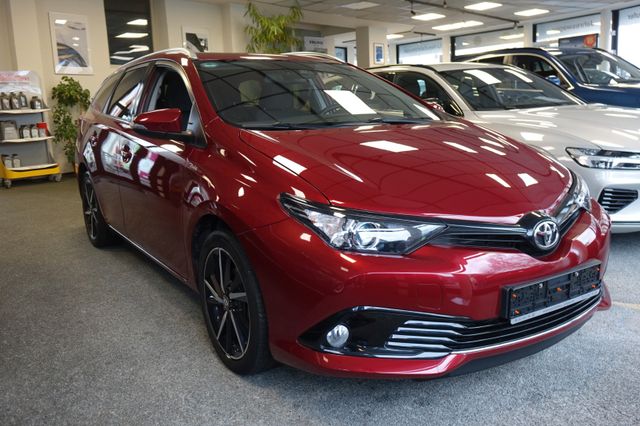 Toyota Auris Touring Sports Team D +RFK+Spurhalteassist