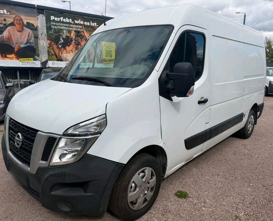 Image of Nissan NV400