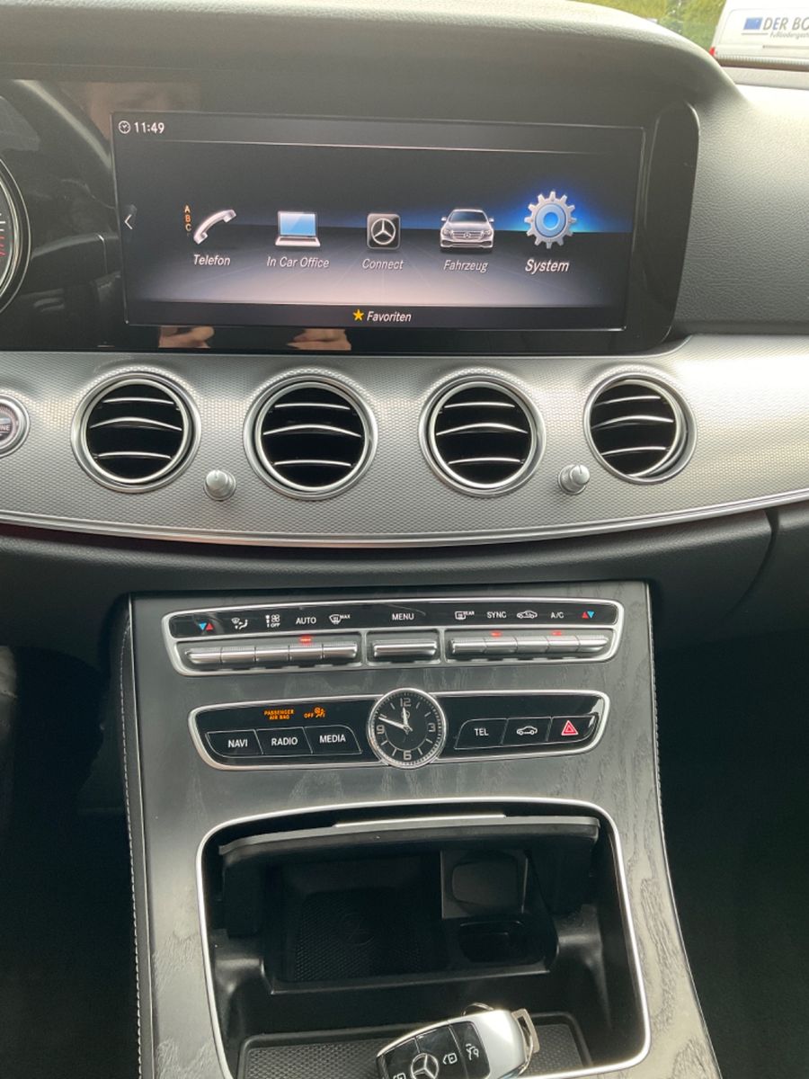 Fahrzeugabbildung Mercedes-Benz E 220 d Limo,Autom,Kamera,Comand,LED,17