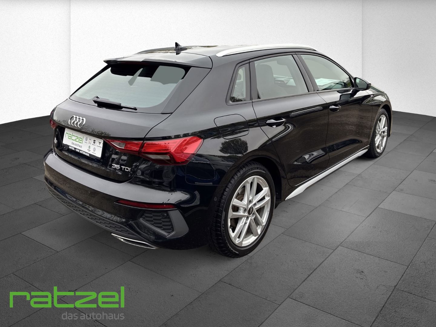 Fahrzeugabbildung Audi A3 Sportback S line 35 TDI s tronic AHK Navi Kam