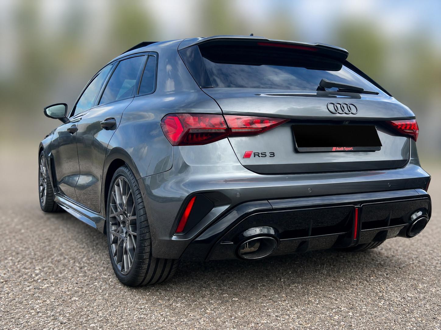 Audi RS3 Sportback HUD 280km/h Pano Raute-rot 360°