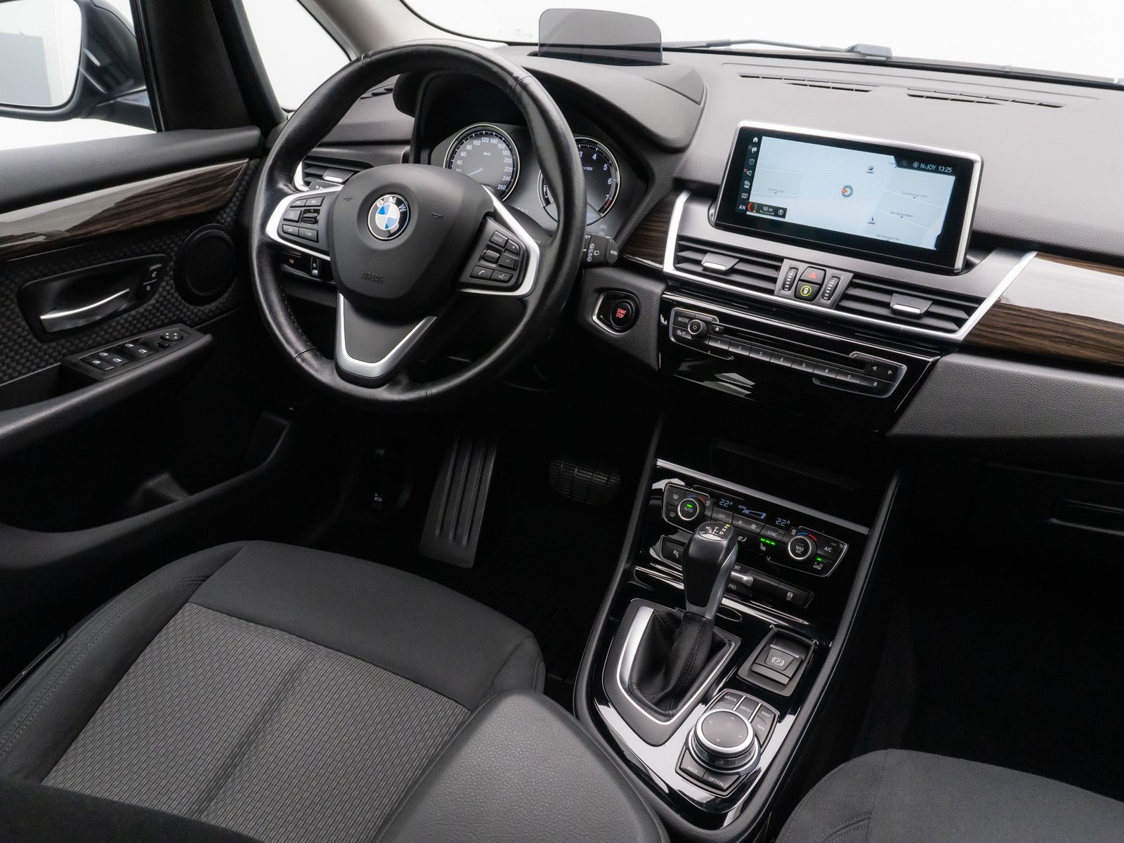 Fahrzeugabbildung BMW 225 Active Tourer iPerf ACC Kamera HUD DAB 18"