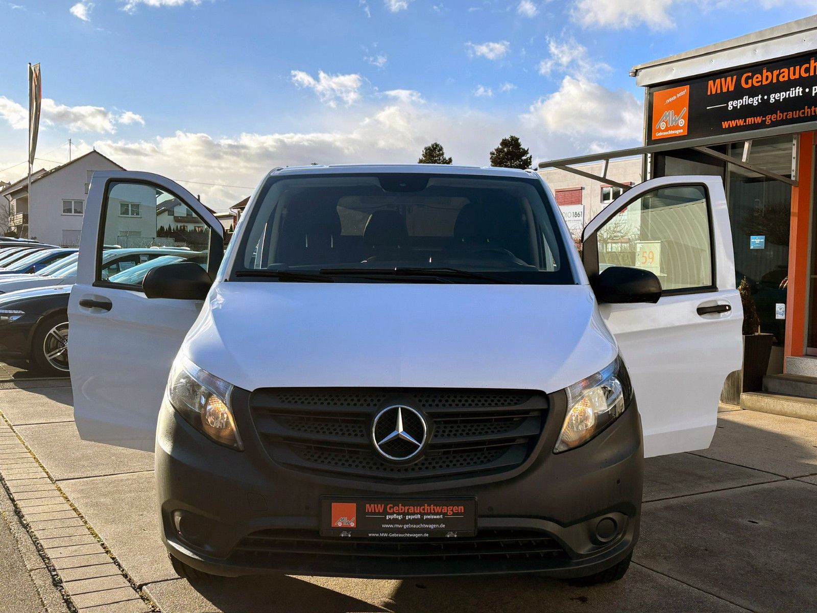 Fahrzeugabbildung Mercedes-Benz Vito Kasten 116 CDI RWD lang PDC Temp. AHK Klima