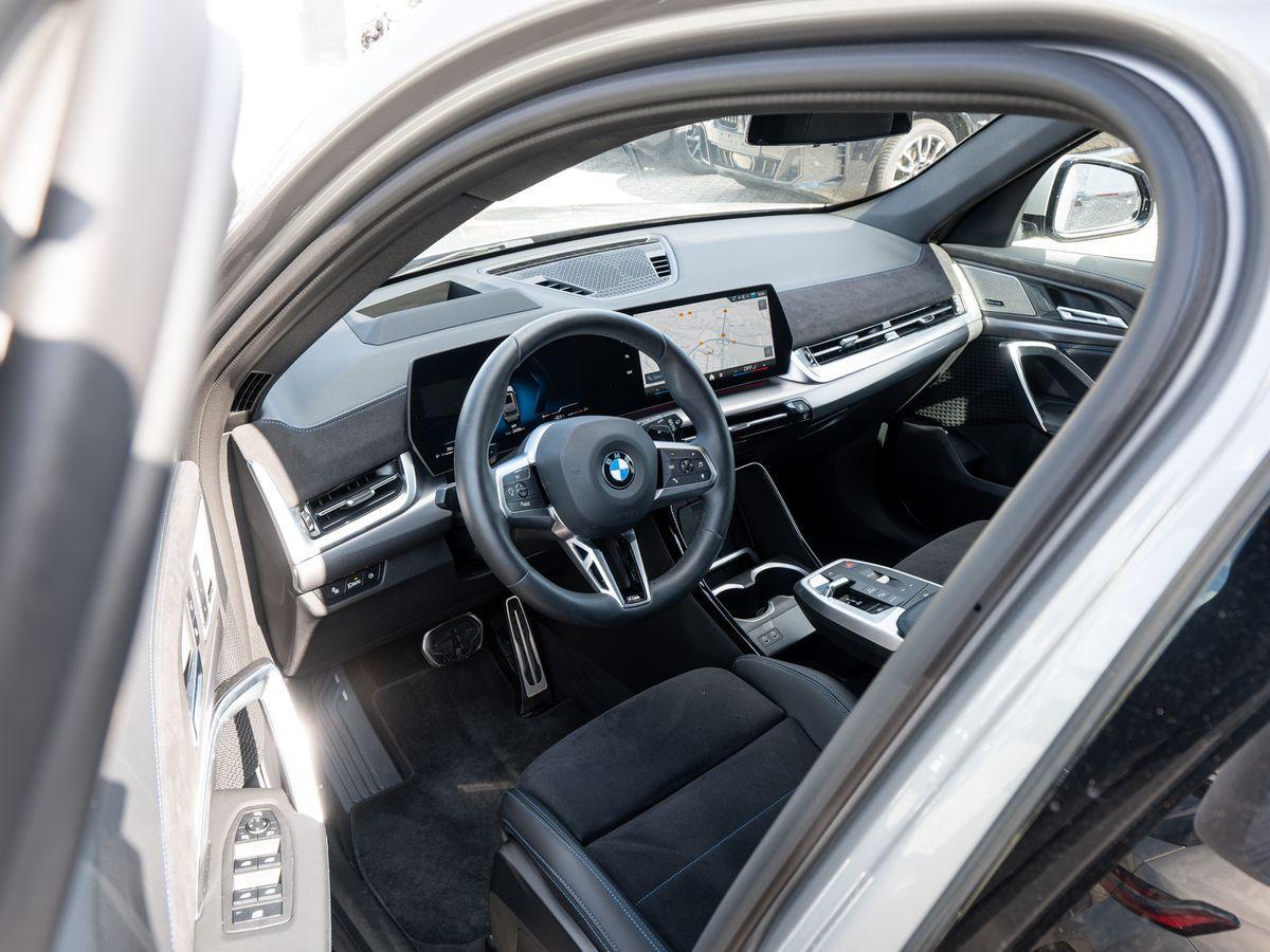 BMW X1 sDrive20i M-Sport PRO AHK PANO ACC HuD eSitze, миниатюра 7