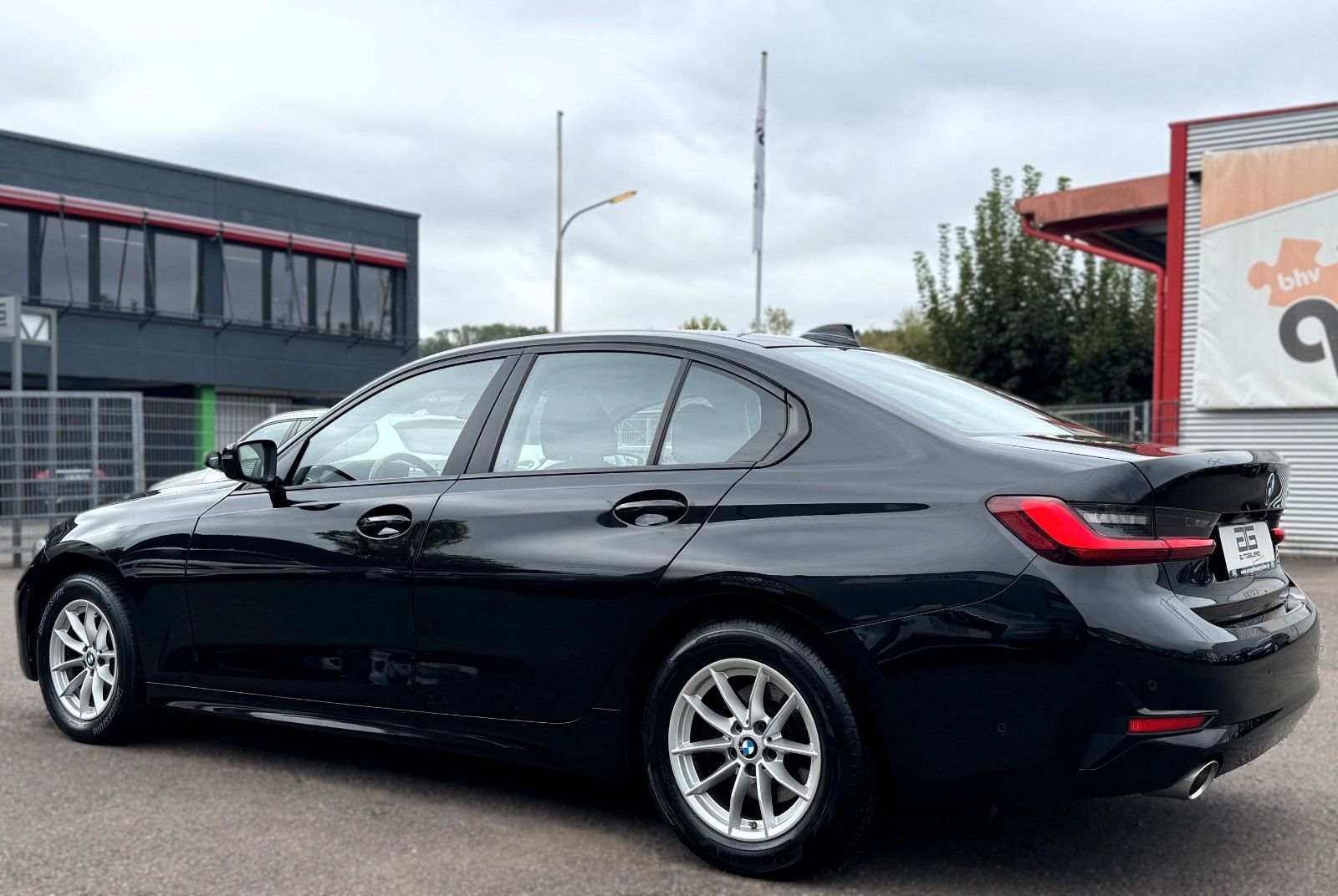 BMW 320d Limousine Autom. 1.Hand Virtual Navi LED foto 4