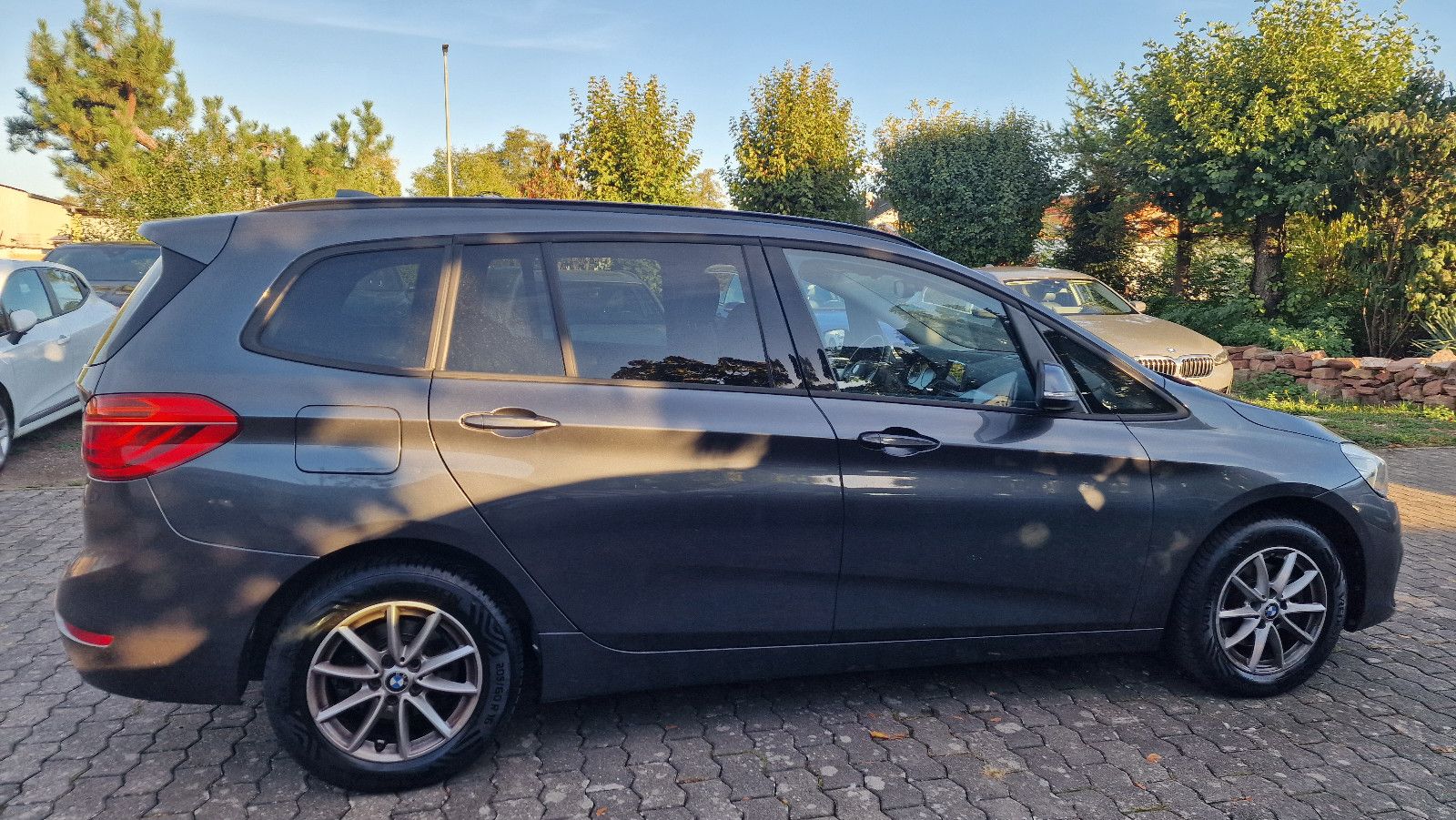 BMW Gran Tourer 216 d Advantage LED Leder 7Sitze imagem 2