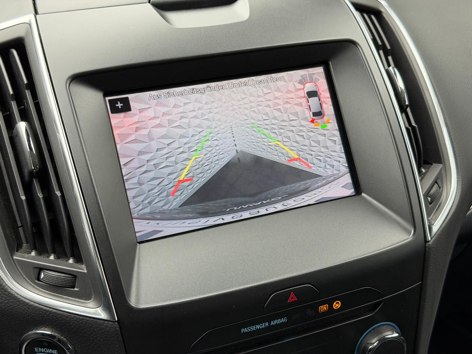 Fahrzeugabbildung Ford S-MAX 1.5 TITANIUM/7-SITZE/KEYLES/RCAM/NAV/PDC