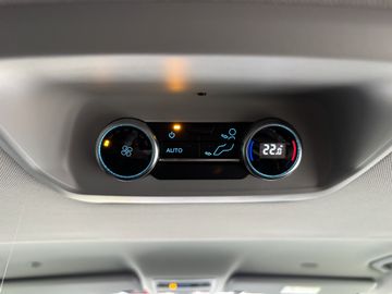 Ford Tourneo Custom 2.0 EcoBlue L1 Titanium