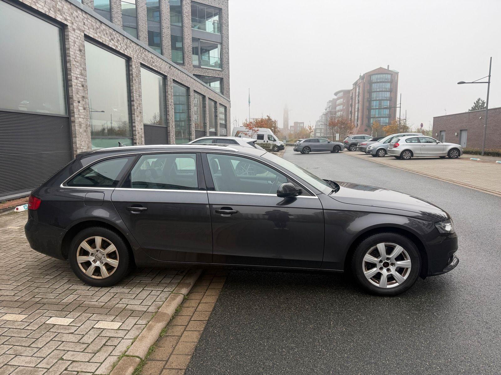 Audi A4 2010 — interior
