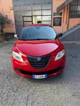 Lancia Ypsilon 1.2 69 CV 5 porte Elefantino - rote Lancia Ypsilon