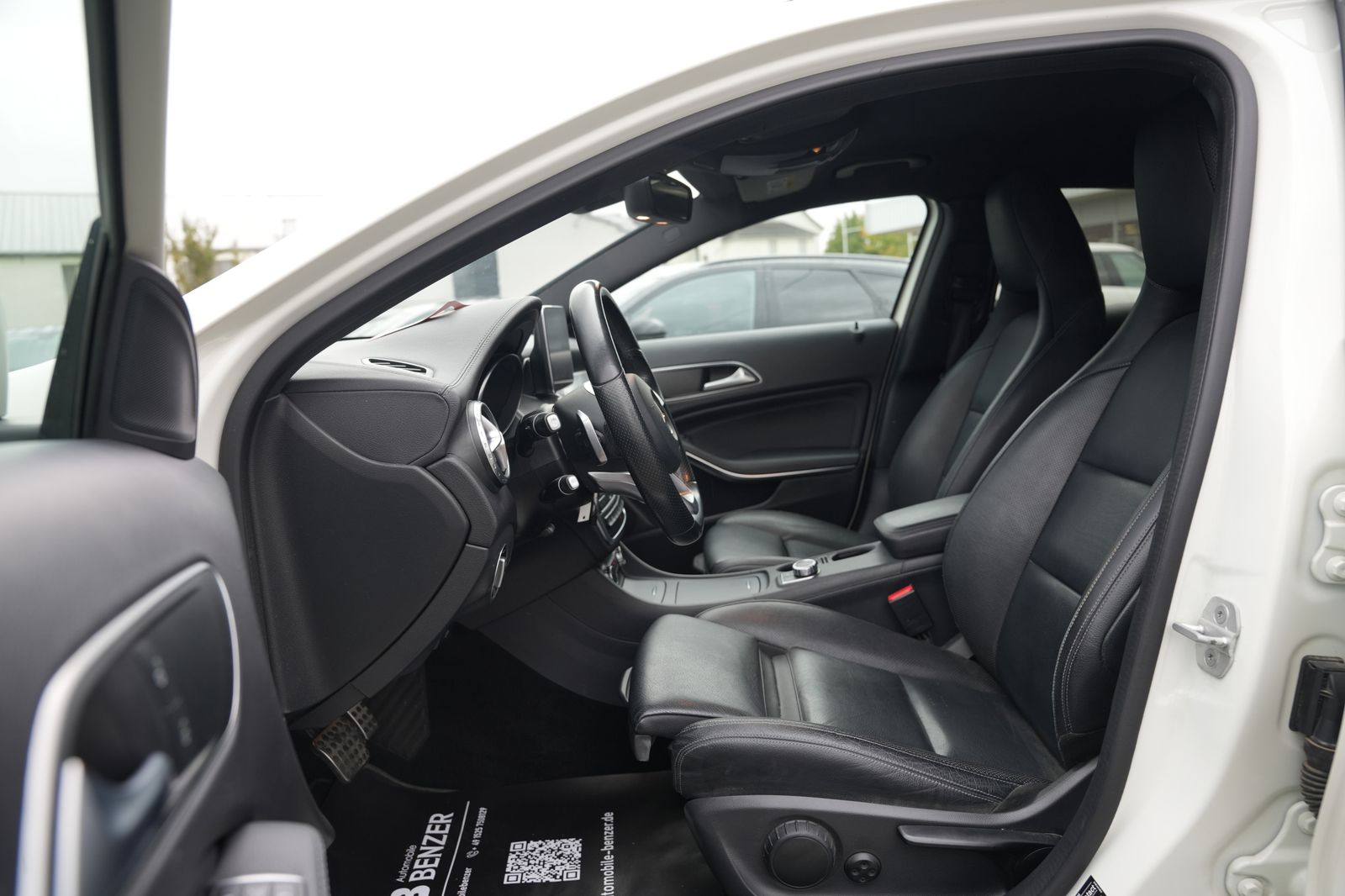 Fahrzeugabbildung Mercedes-Benz GLA 220 CDI 4Matic *AMG*SHZ*Navigation*