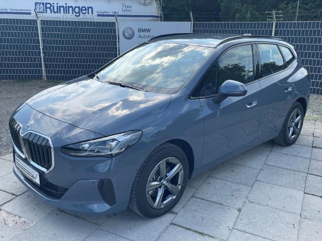 BMW 220 Active Tourer i Park-Assistent AHK-klappbar!