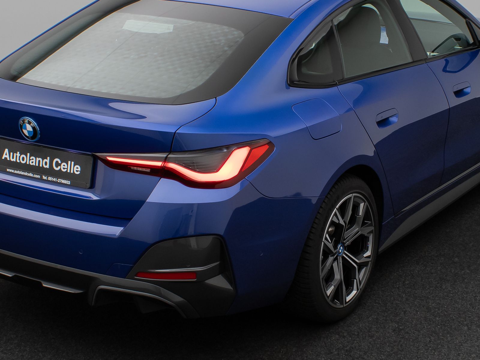 Fahrzeugabbildung BMW i4 eD40 M Sport Gran Coupè Kamera Glasdach HUD