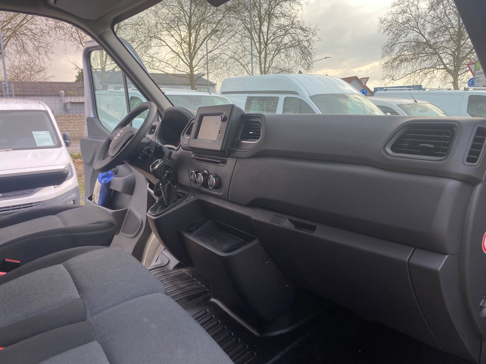Fahrzeugabbildung Nissan NV400 Kastenwagen L4H3 3,5t COMFORT,1Hd,Navi,SHg