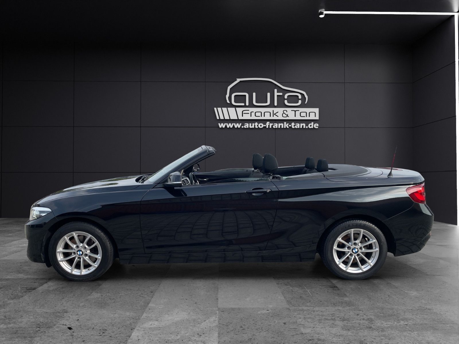 Fahrzeugabbildung BMW BMW 220 i Cabrio*Automatik*LED*PDC*DAB*