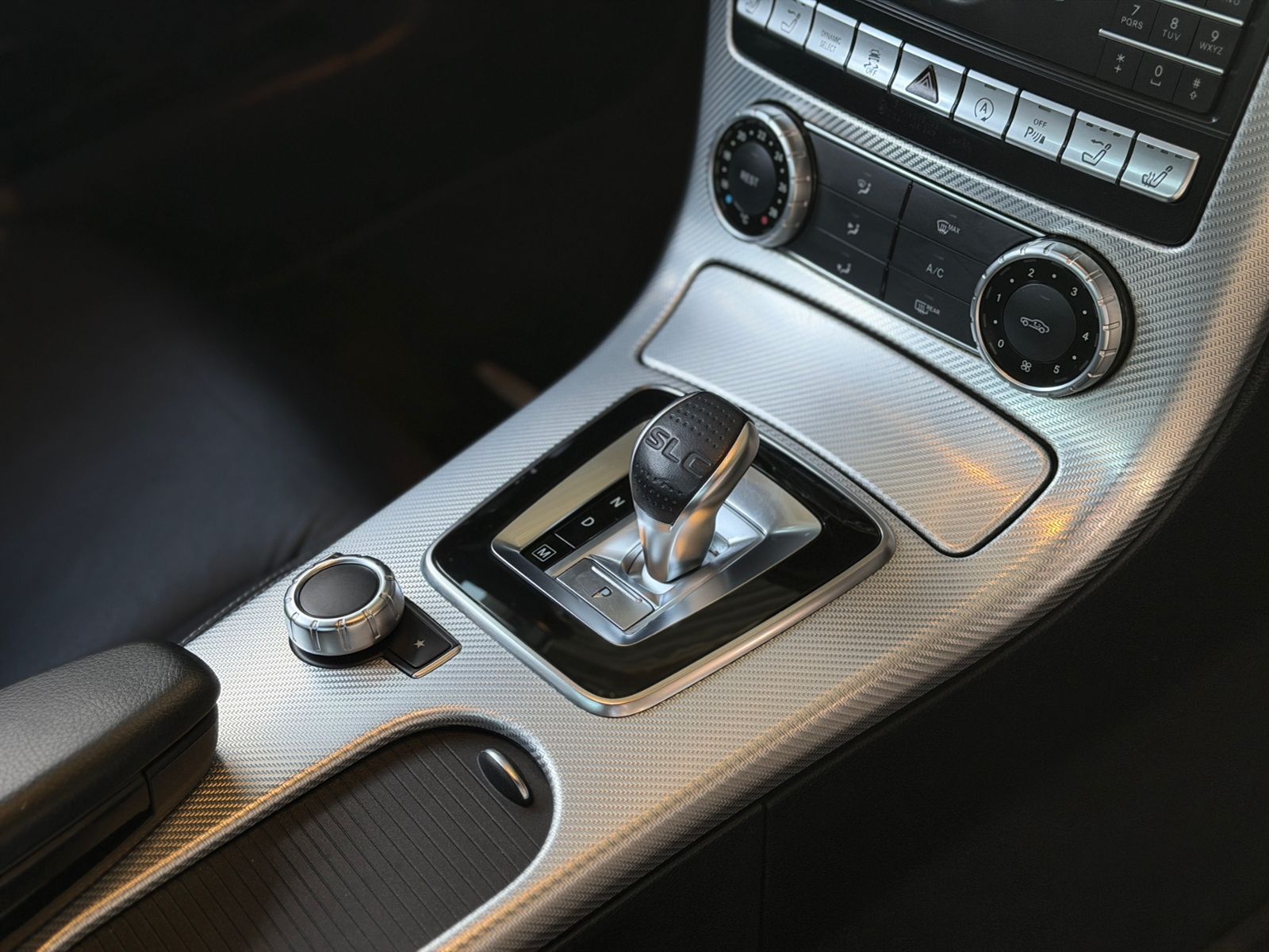 Fahrzeugabbildung Mercedes-Benz SLC 200 LED NAVI ALU