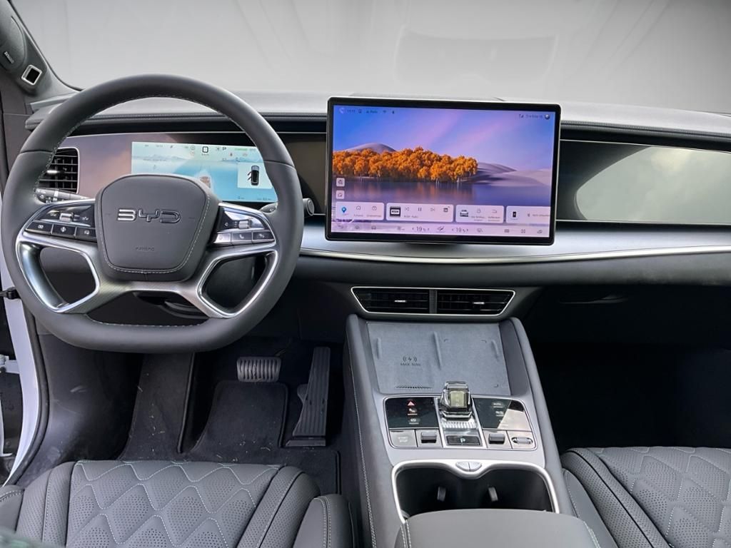 BYD SEALION 7