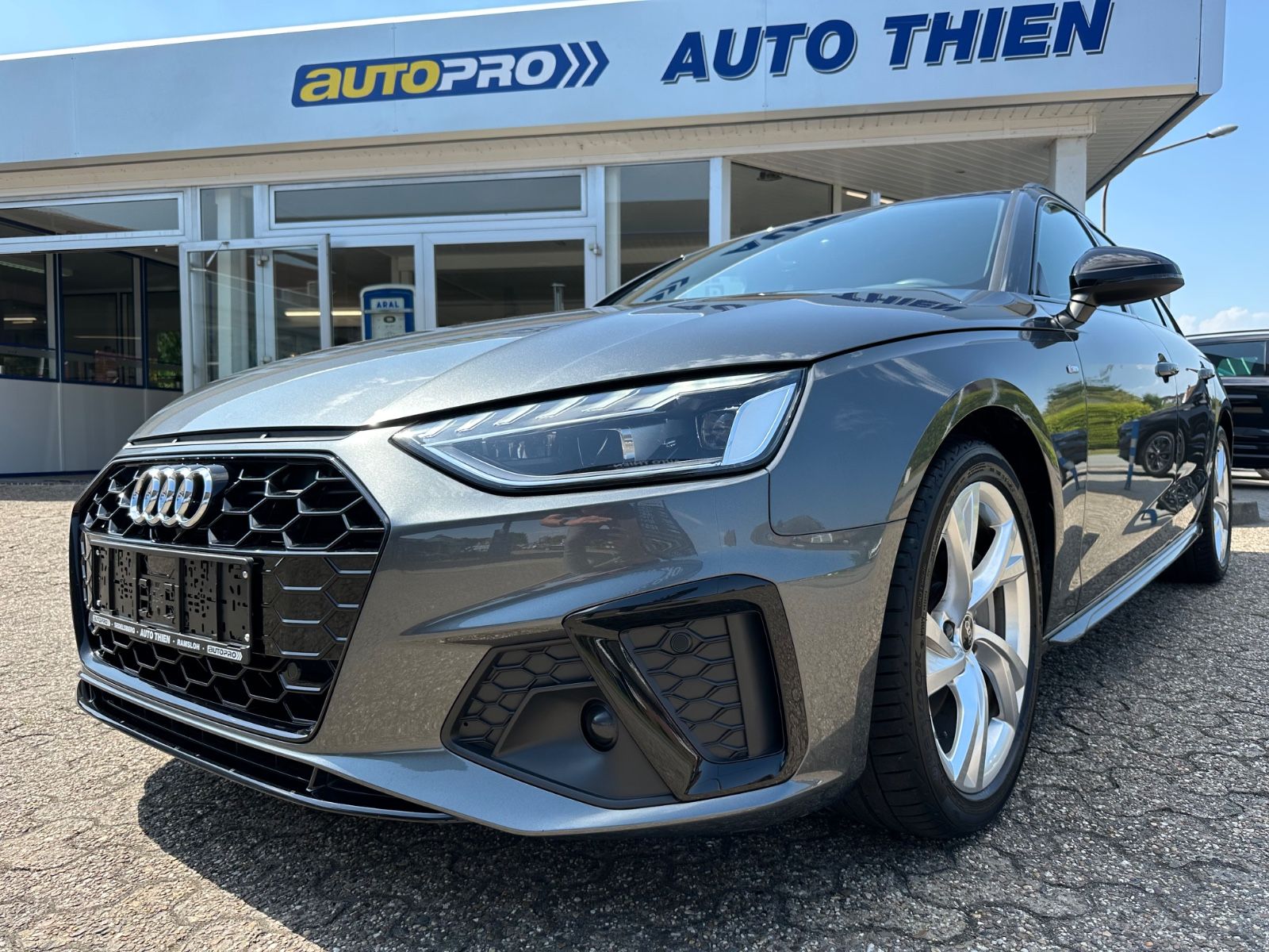 Fahrzeugabbildung Audi A4 Avant 40 TDI S line S-Tron Pano/Navi/GRA/LED