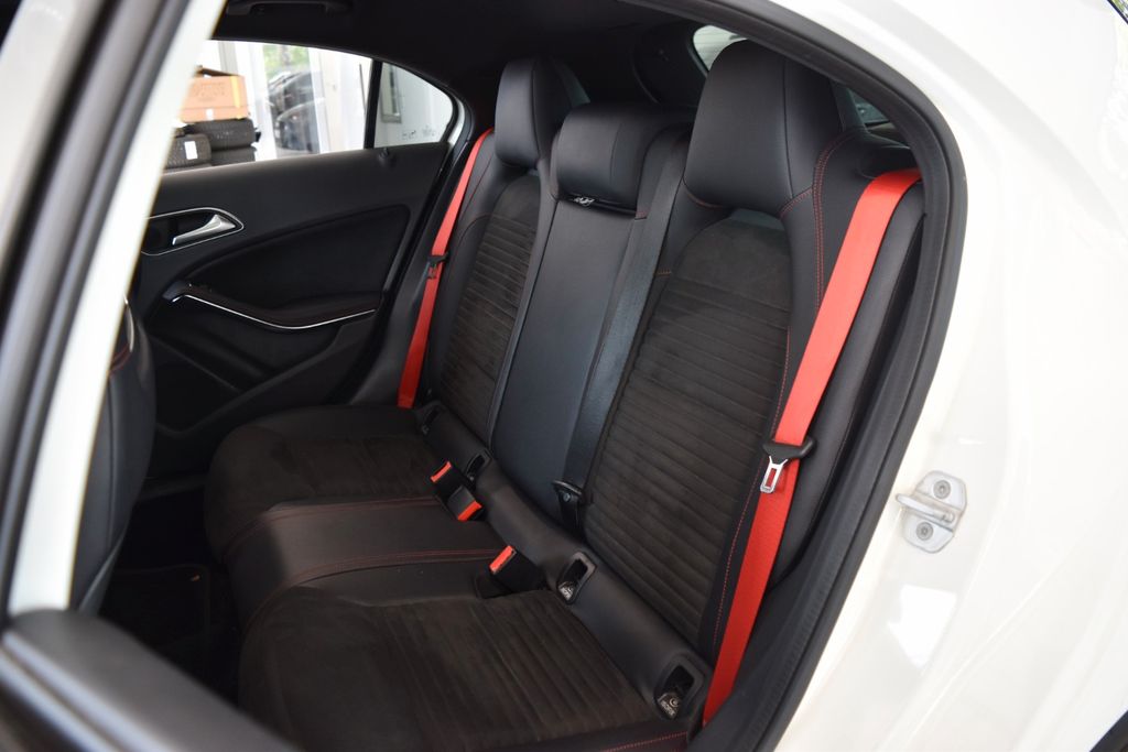 MERCEDES-BENZ A 250 Sport~AMG~Automatik~Navi~Business~LED MERCEDES-BENZ A 250 Sport~AMG~Automatik~Navi~Business~LED