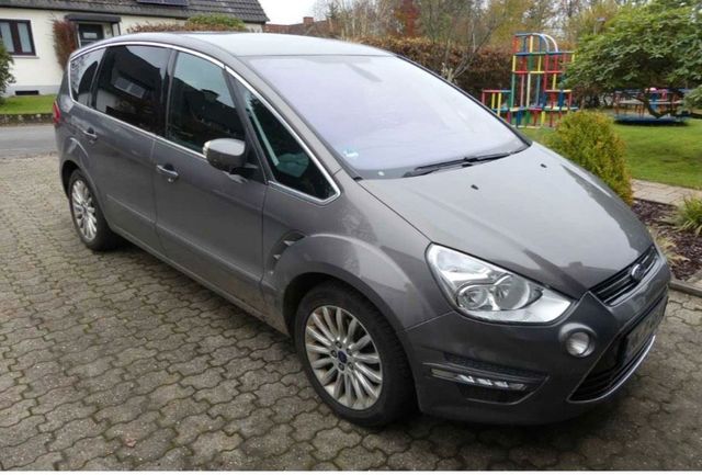 Ford S Max Titanium 7 Sitzer.