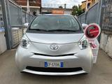 Toyota iQ 1.0 CVT Trend - graue Toyota IQ