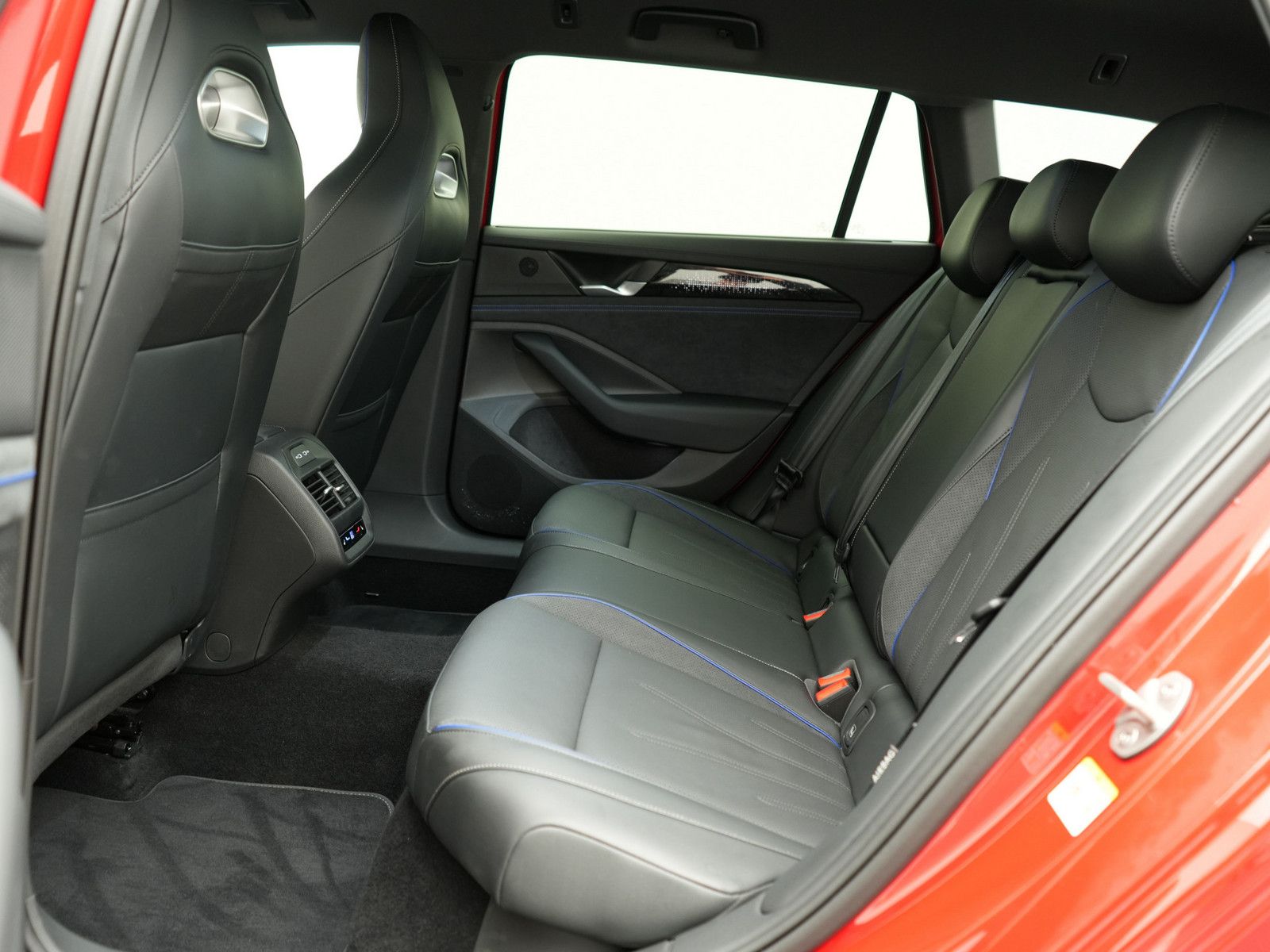 Volkswagen Passat - Bild 8