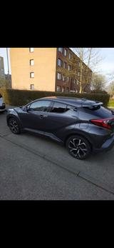 Toyota C-HR mit Sommer und Winterreifen - Toyota C-HR in Lübeck