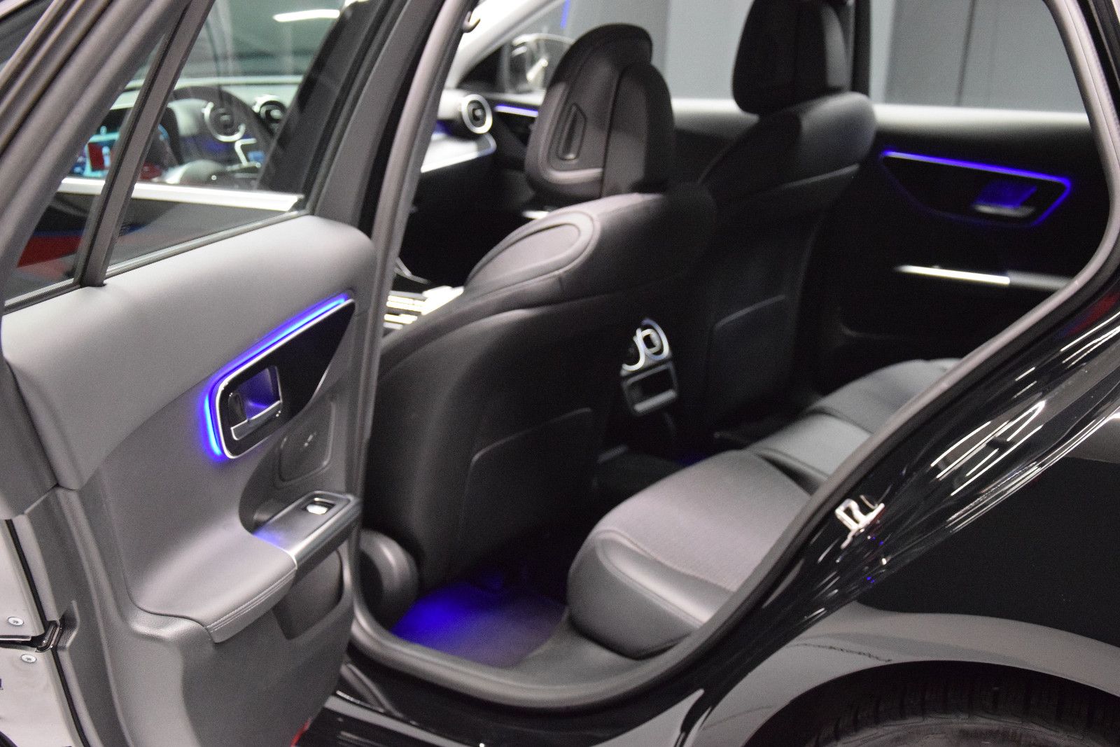 Fahrzeugabbildung Mercedes-Benz C 180 T-Modell Avantgarde MBUX Ambiente Kamera