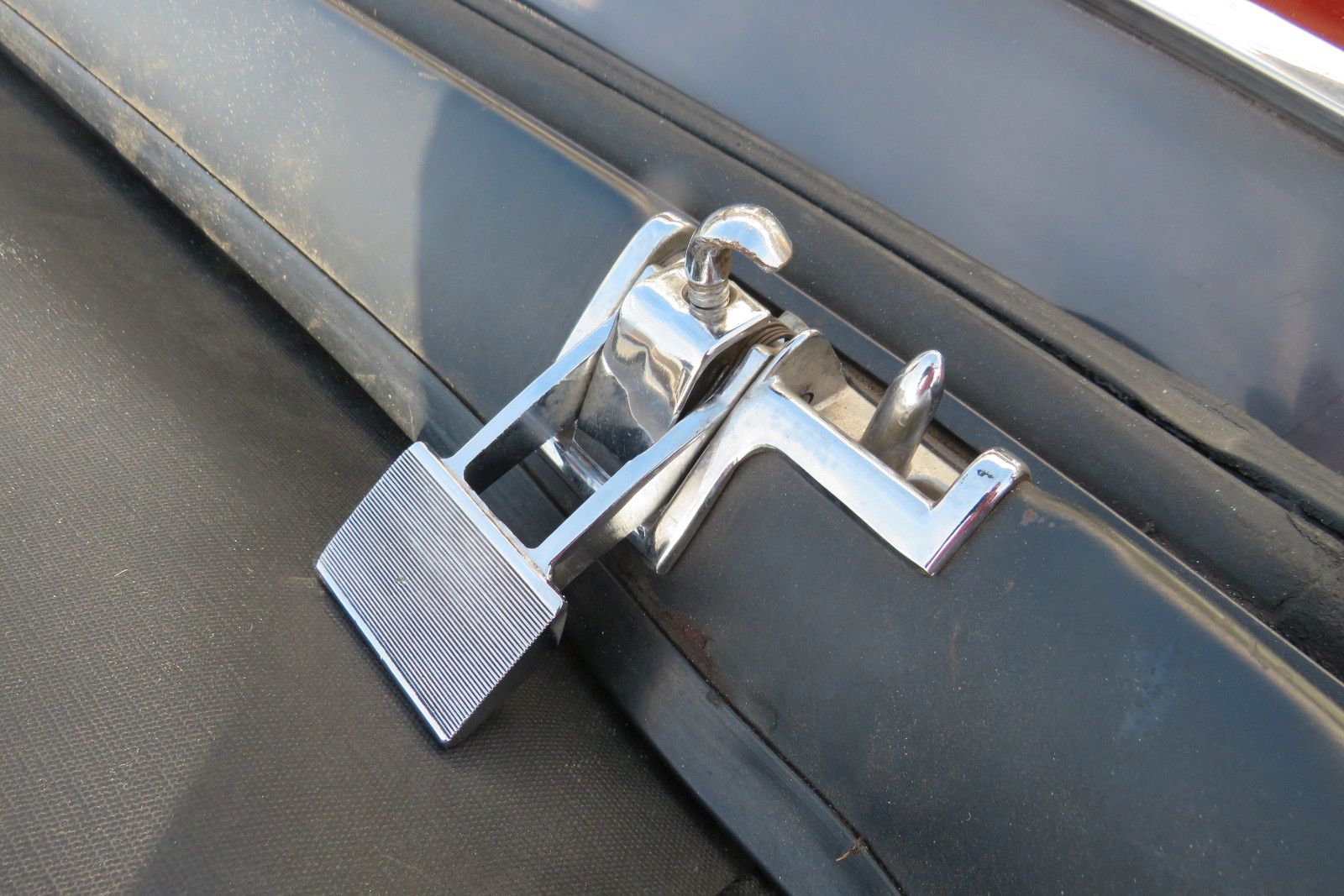 Fahrzeugabbildung Plymouth Fury III Cabriolet HYDR.-VERDECK SERVO