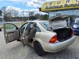 Ford Focus 1,6 16 V Ghia Klima Servo ABS Nebel - Ford Focus aus 1999