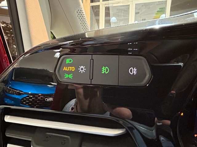 Ford Grand Tourneo Connect PHEV Titanium