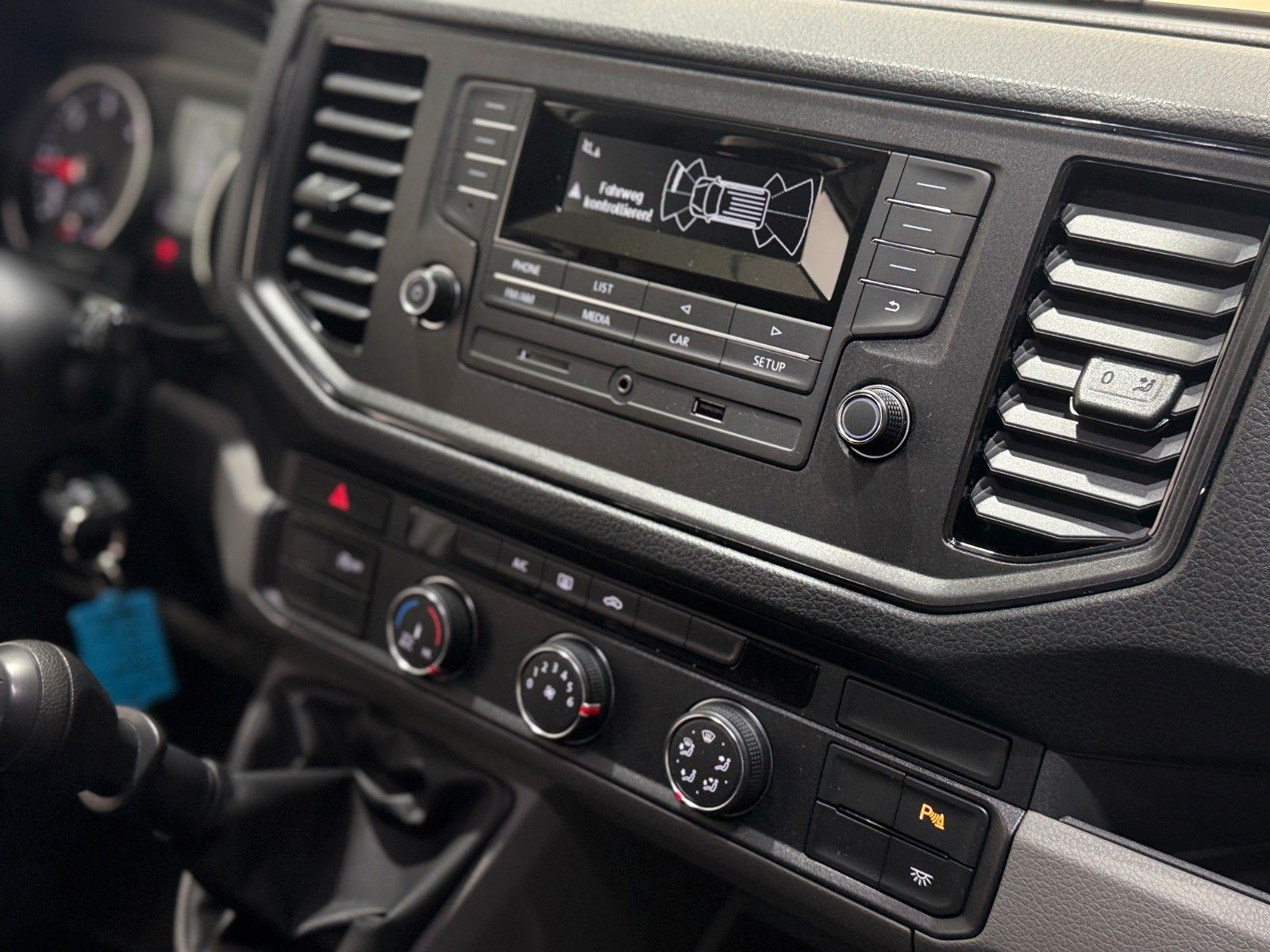 Fahrzeugabbildung Volkswagen Crafter 35 LH-Behindertengerecht-Rampe-Liftachse