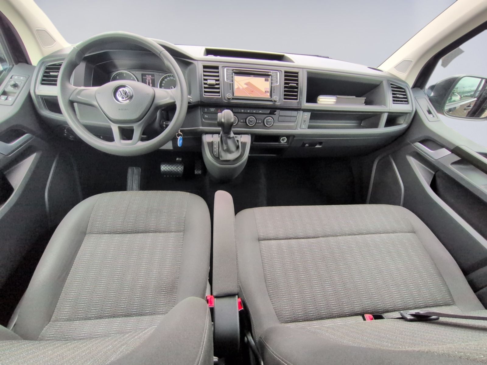 T6 Caravelle 2.0 TDI DSG NAVI+9SITZE+GRA+AHK