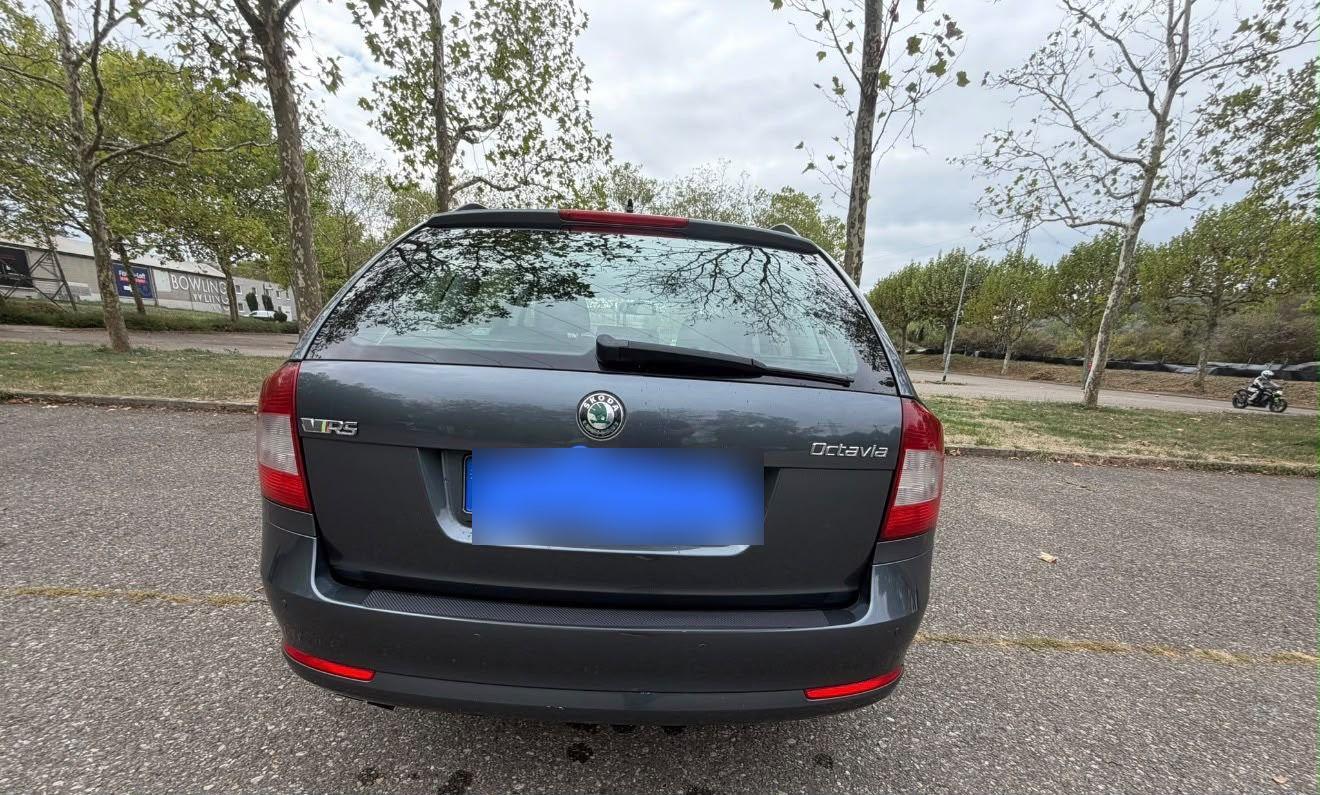 Skoda Octavia 2009 — engine 140 HP (103kW)