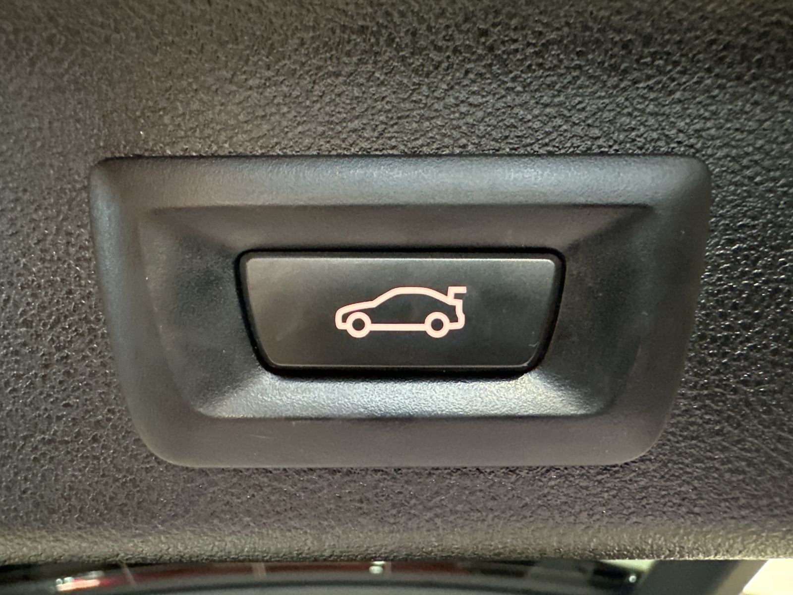 Fahrzeugabbildung BMW 520d Touring M-Sport NAV+LED+AHK+PANO+KAM+HIFI