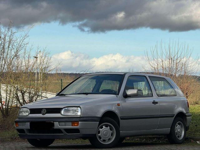 Volkswagen Golf 1.6 Avenue 1 Hand guter Zustand Tüv Neu