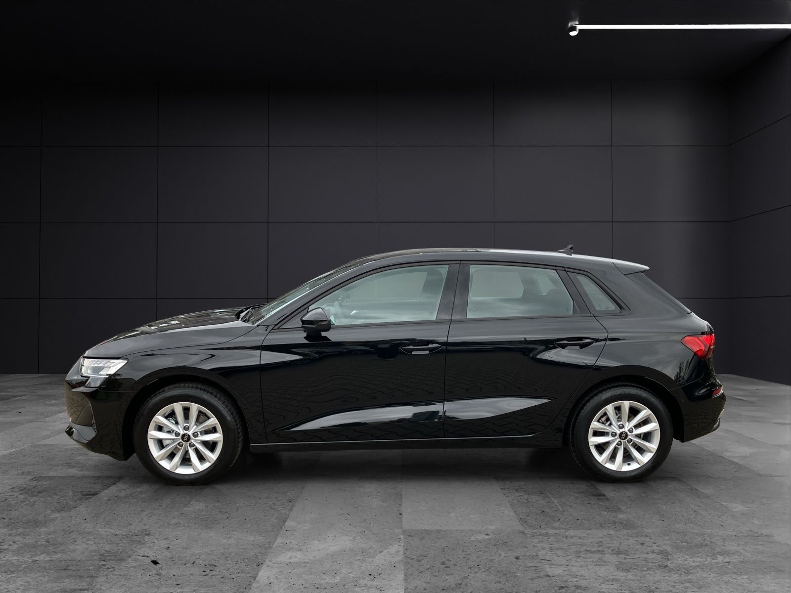 Fahrzeugabbildung Audi A3 Sportback TFSI advanced LED ACC NAVI RFK