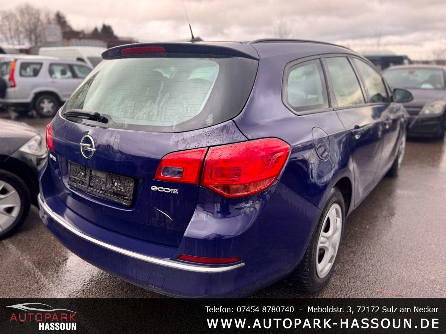 Opel Astra 2012 — photo 8