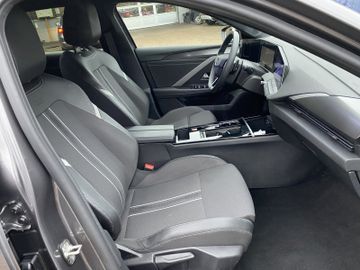 Bild 11 Opel Astra GS AT/NAVI/SHZ+LHZ/PDC vo+hi+360