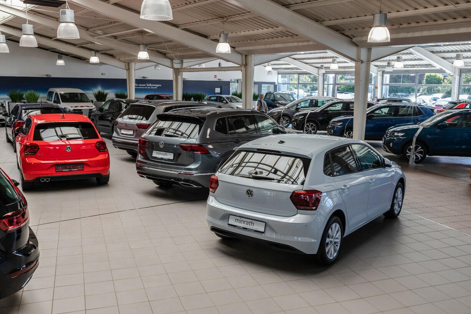 showroom-image-top