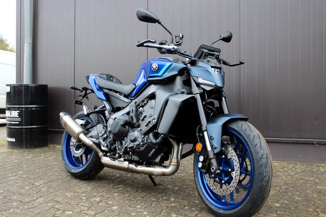 Yamaha MT- 09  Y-AMT / Akrapovic / Zubehör