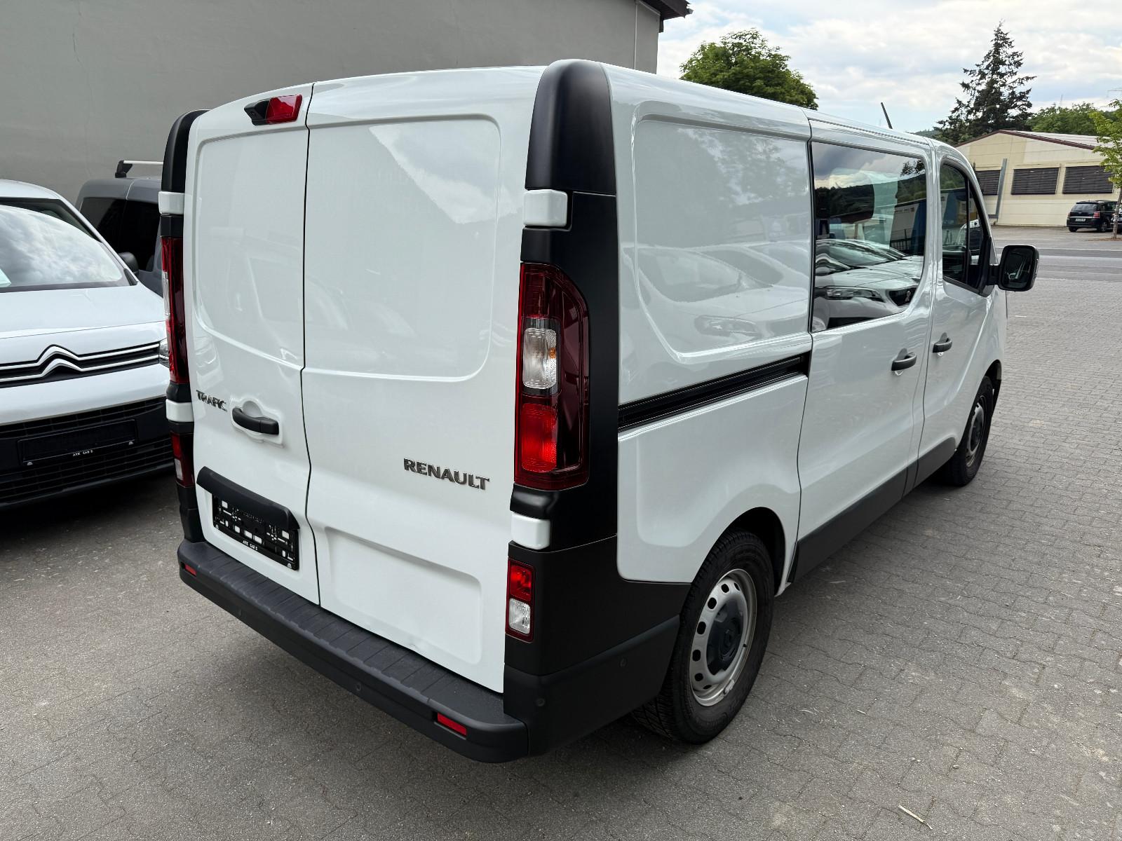 Renault Trafic 2.0 DCI Autom.,6-Sitzer 1.Hd/Hu/Insp Neu