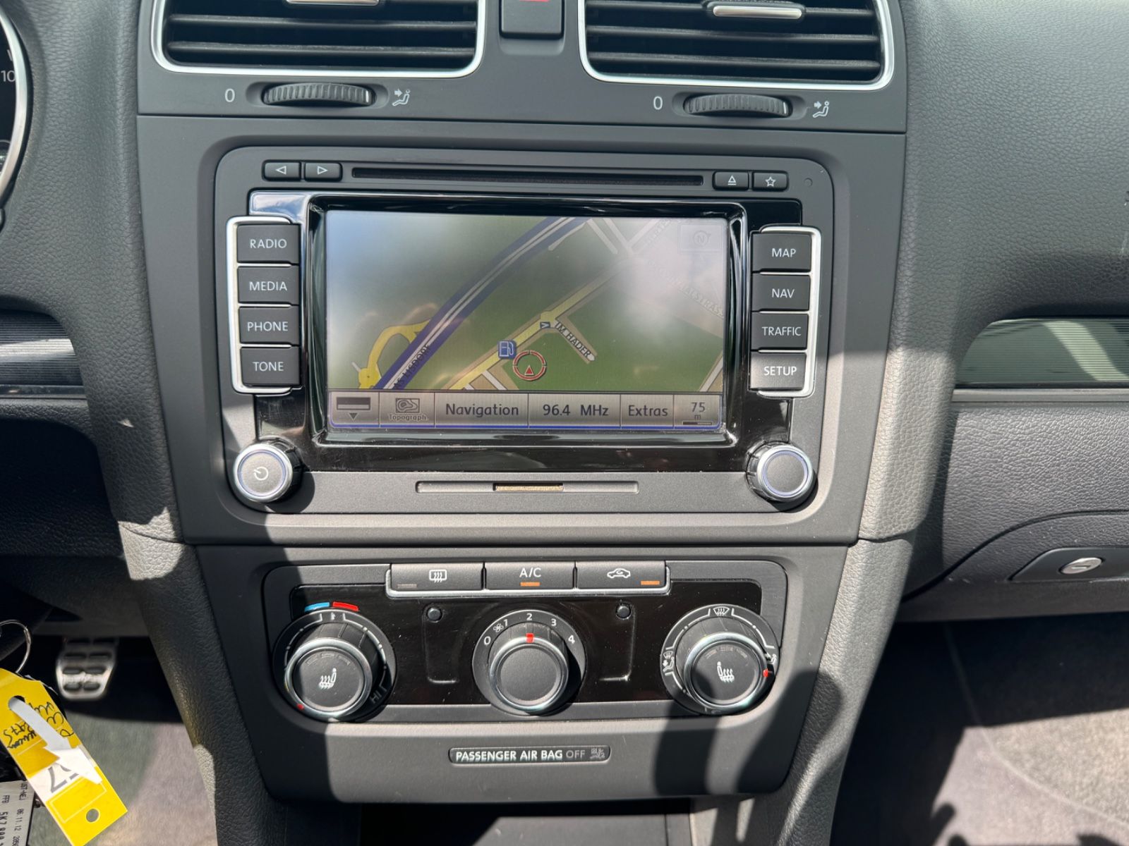 Fahrzeugabbildung Volkswagen Golf VI Cabriolet Leder+Navi+Bluetooth+Sitzheizu