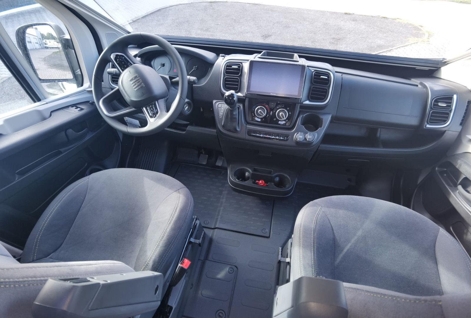 Fahrzeugabbildung Challenger V114 Sport Edition M27