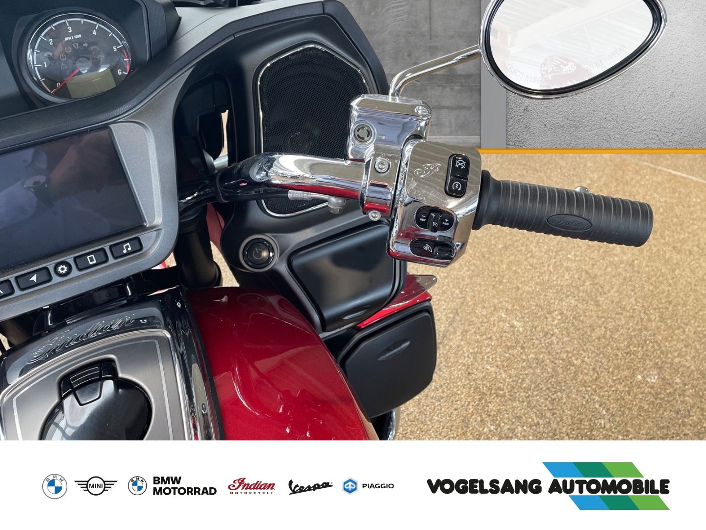 Fahrzeugabbildung Indian Challenger Pursuit, Luxury Line, Zusatzscheinwer