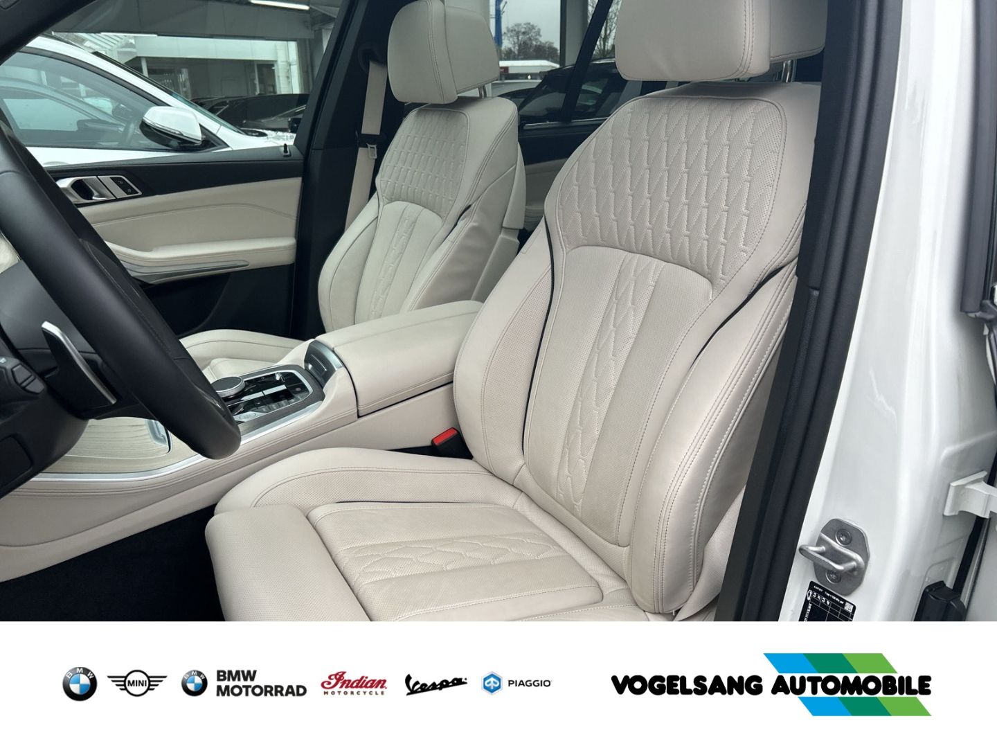 Fahrzeugabbildung BMW X5 30d xDrive,M Sport,7-Sitzer,Standheizung,AHK