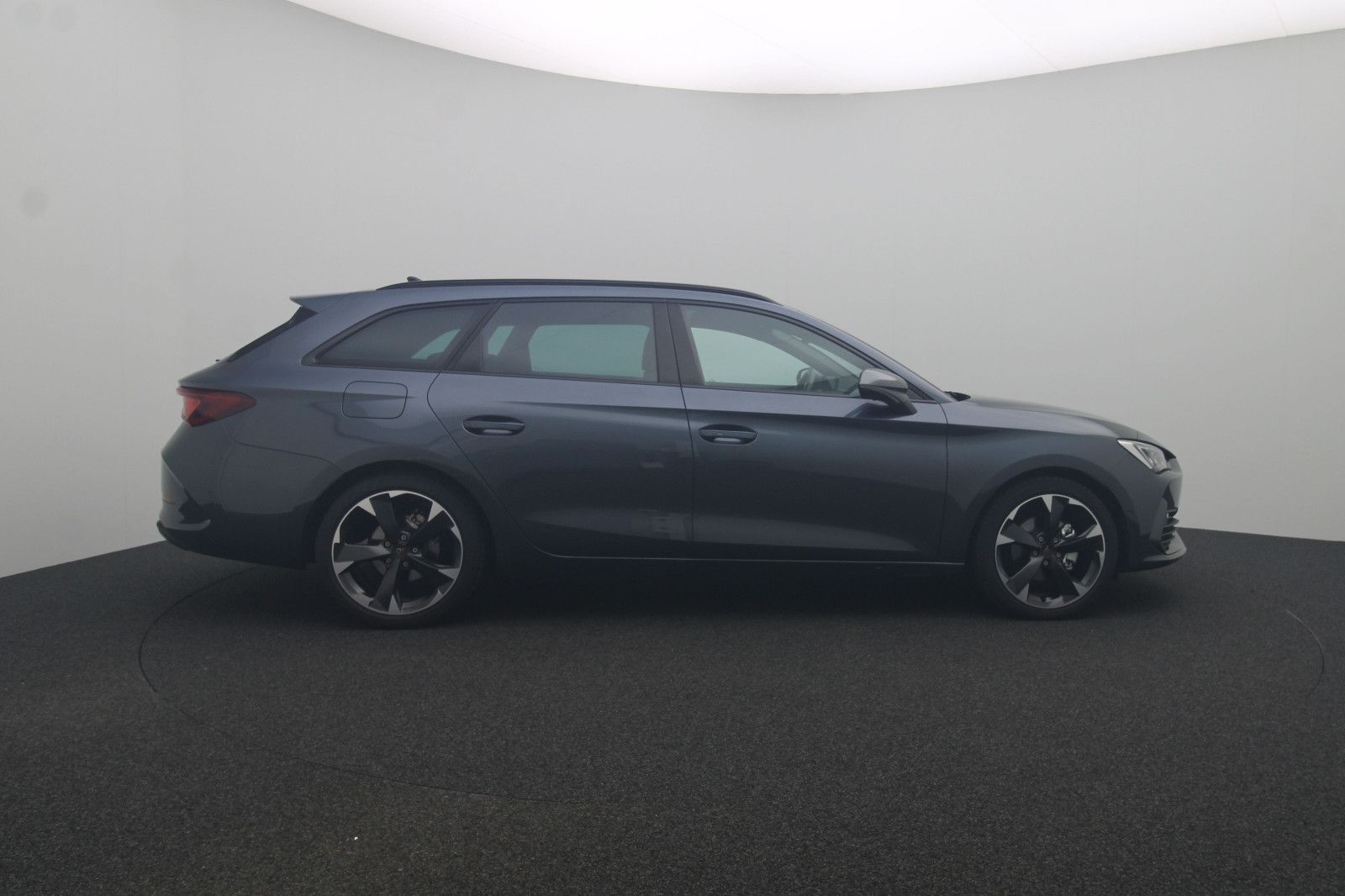 Fahrzeugabbildung CUPRA Leon ST 1.5 eTSI DSG LED Pano Beats