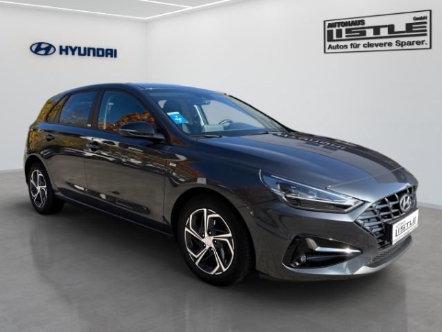 Fahrzeugabbildung Hyundai i30 Intro Edition Mild-Hybrid Navi,RFK,LED,DCT,P